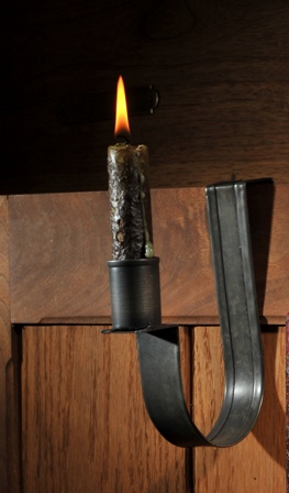 TIN CANDLE HANGER AVAIL MAY 2023
